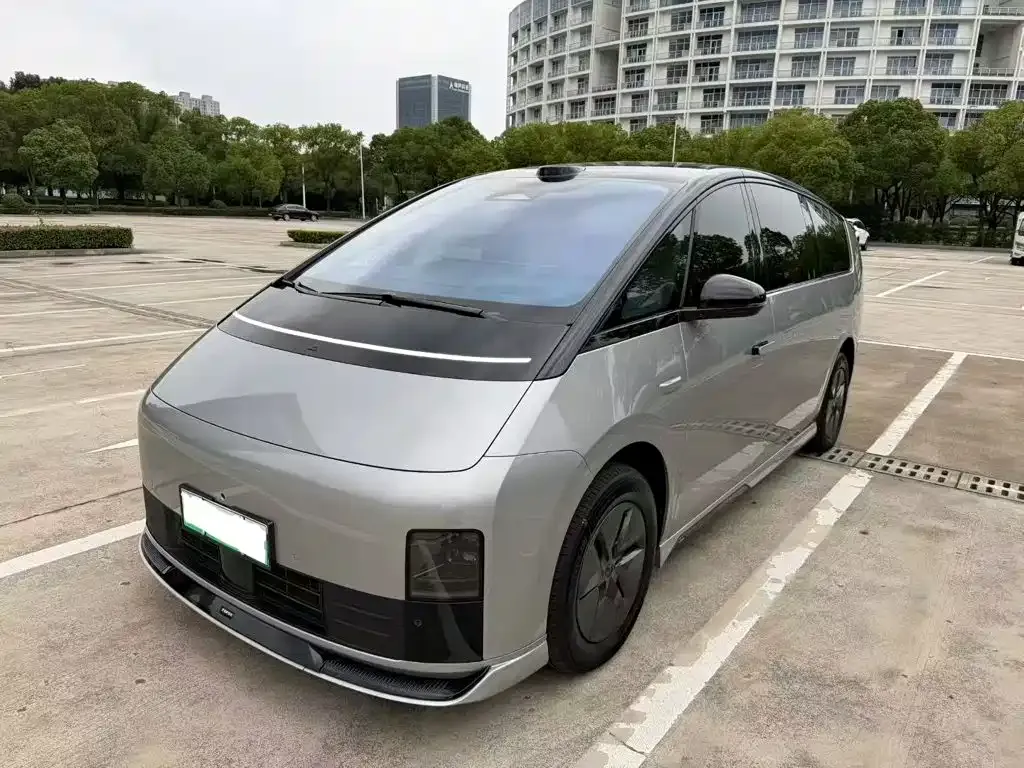 Li Auto MEGA — фото 1