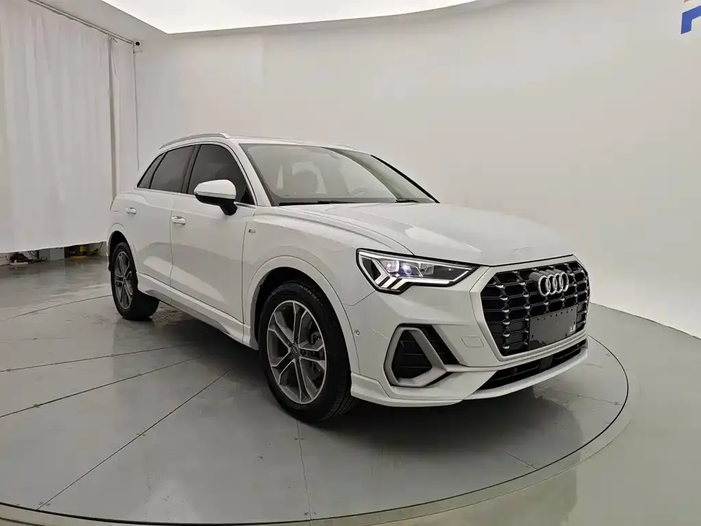 Audi Q3 — фото 10