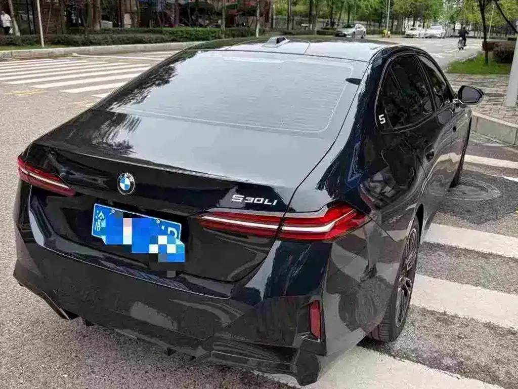 BMW 5 Series — фото 2