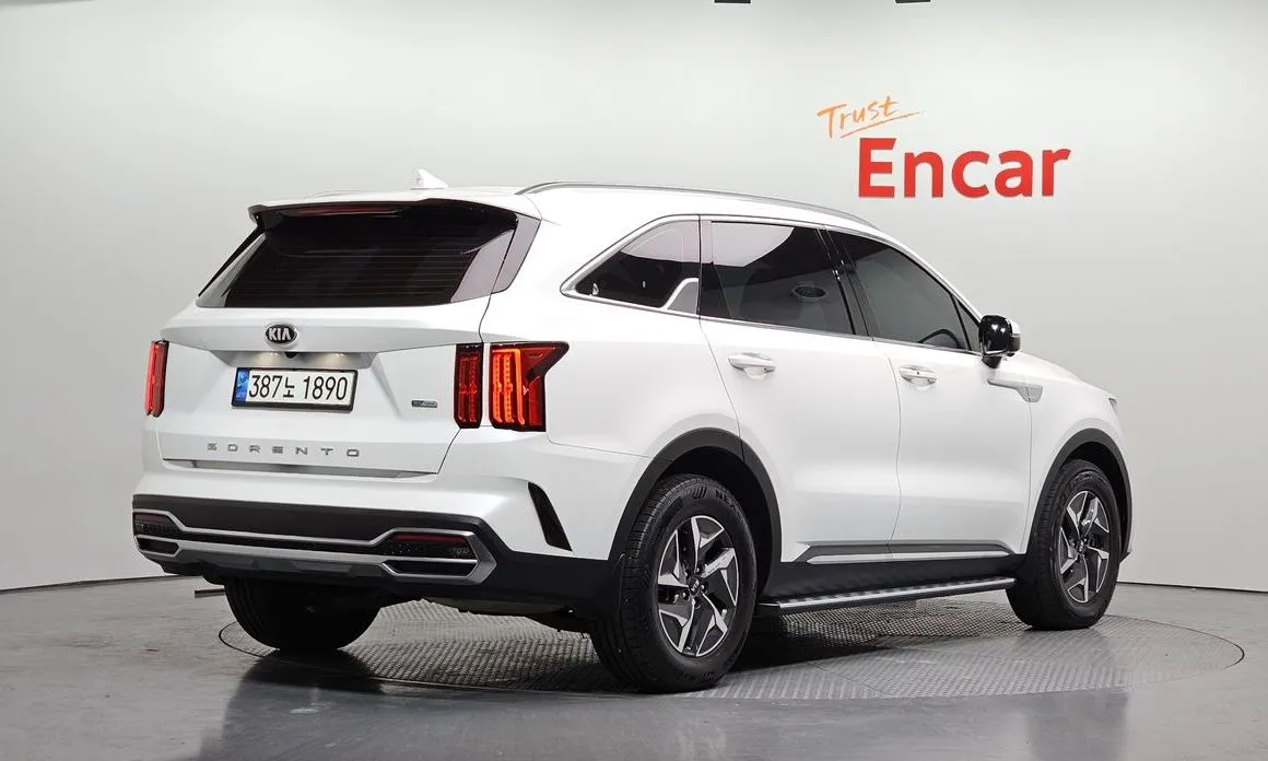 Kia Sorento — фото 9