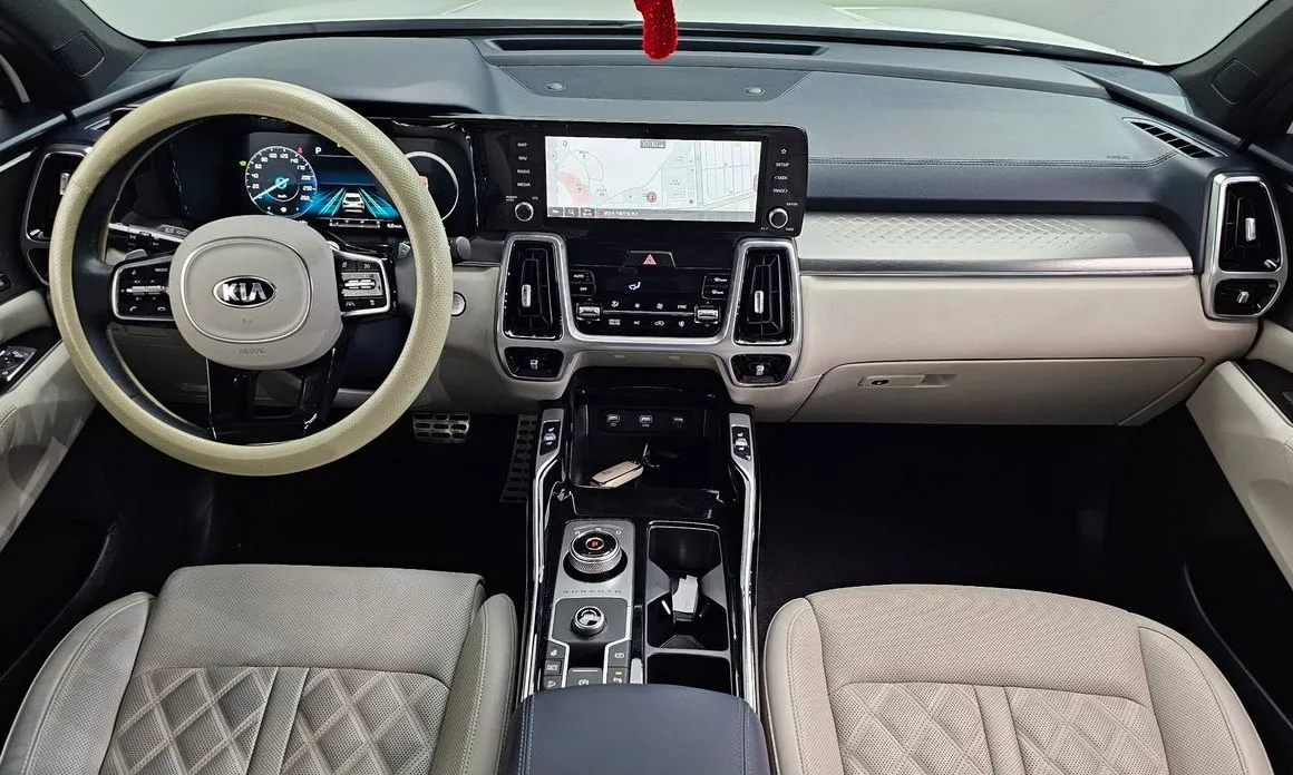 Kia Sorento — фото 7