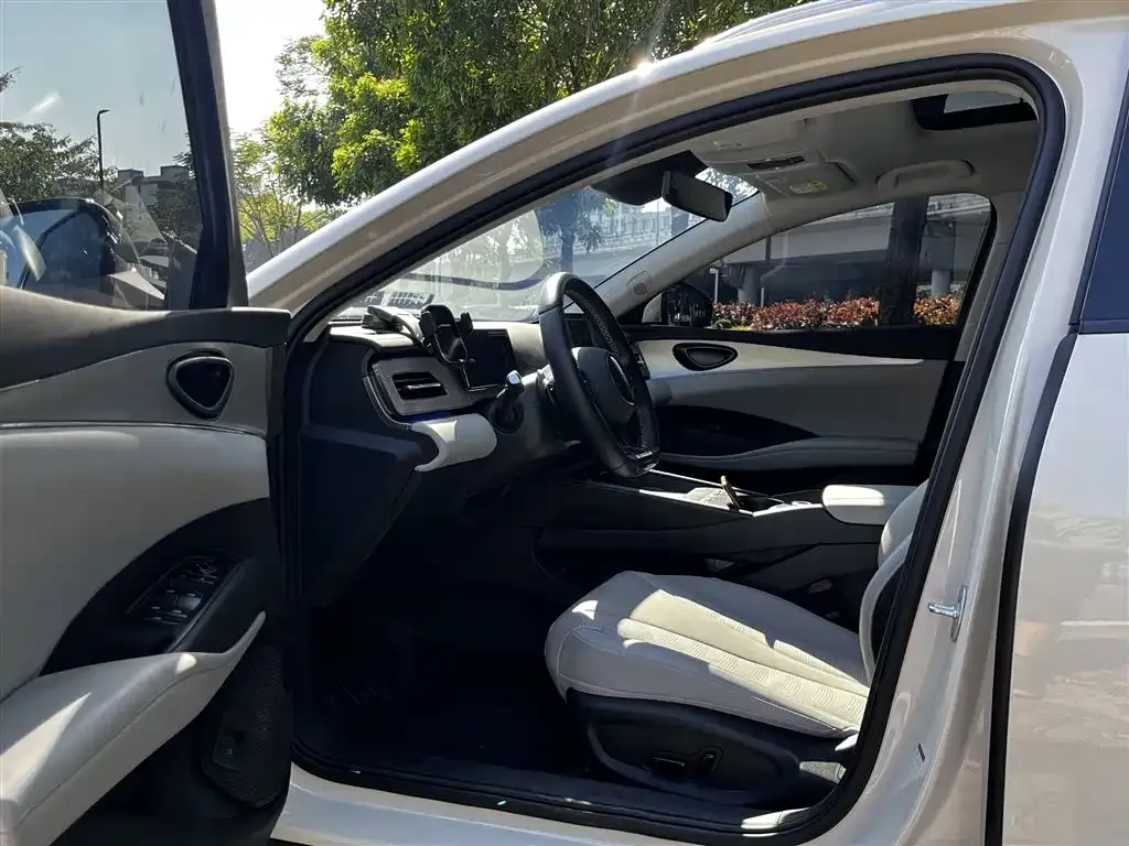 BYD Seal 06 DM-i Touring — фото 3