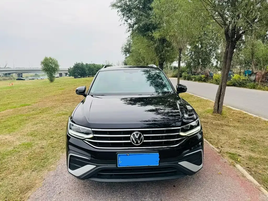Volkswagen Tiguan L — фото 5