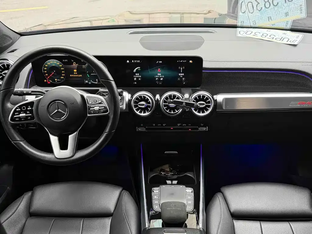 Mercedes-Benz GLB — фото 10