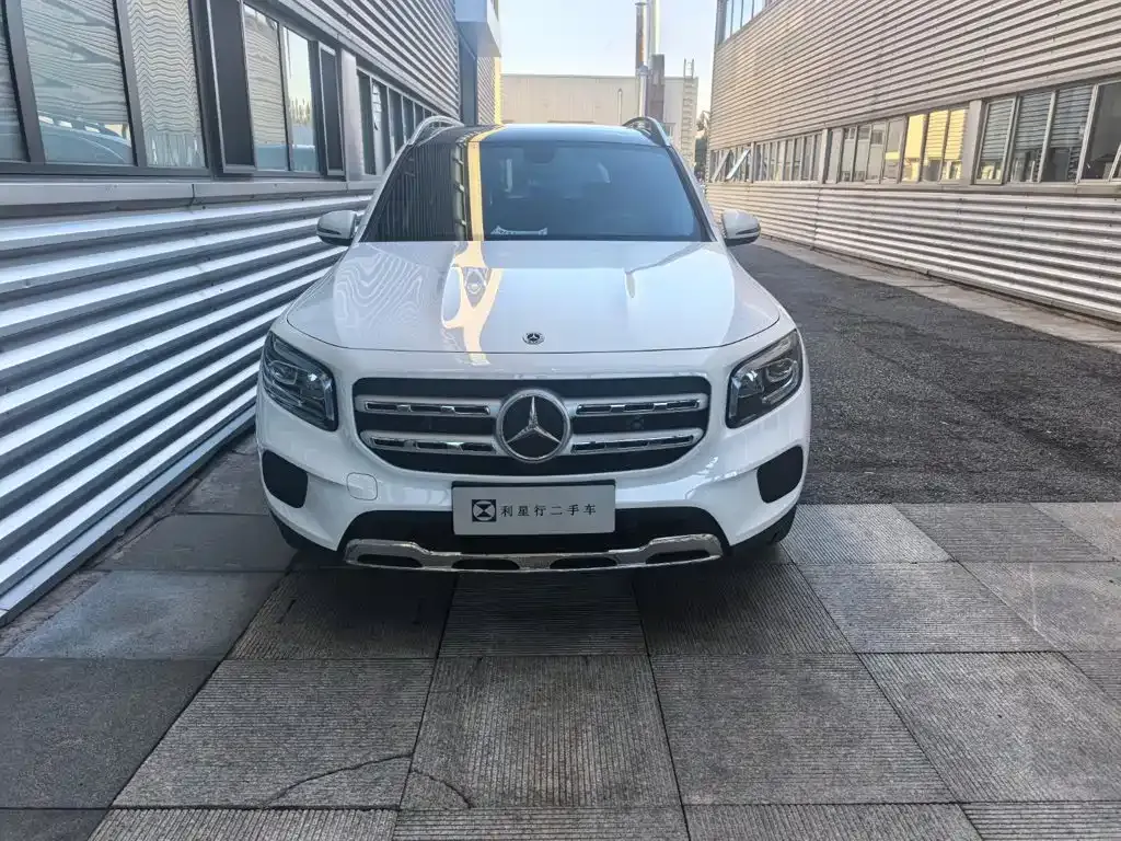 Mercedes-Benz GLB — фото 10