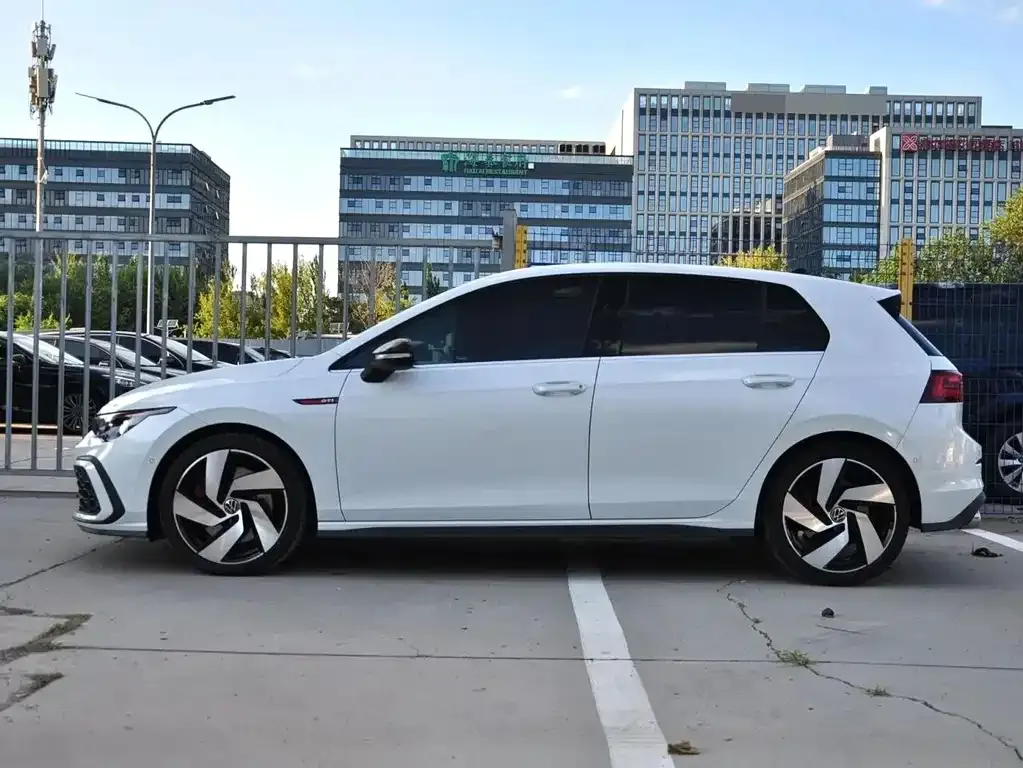 Volkswagen Golf GTI — фото 8
