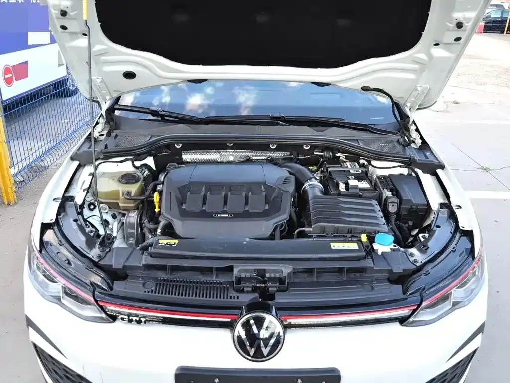 Volkswagen Golf GTI — фото 9