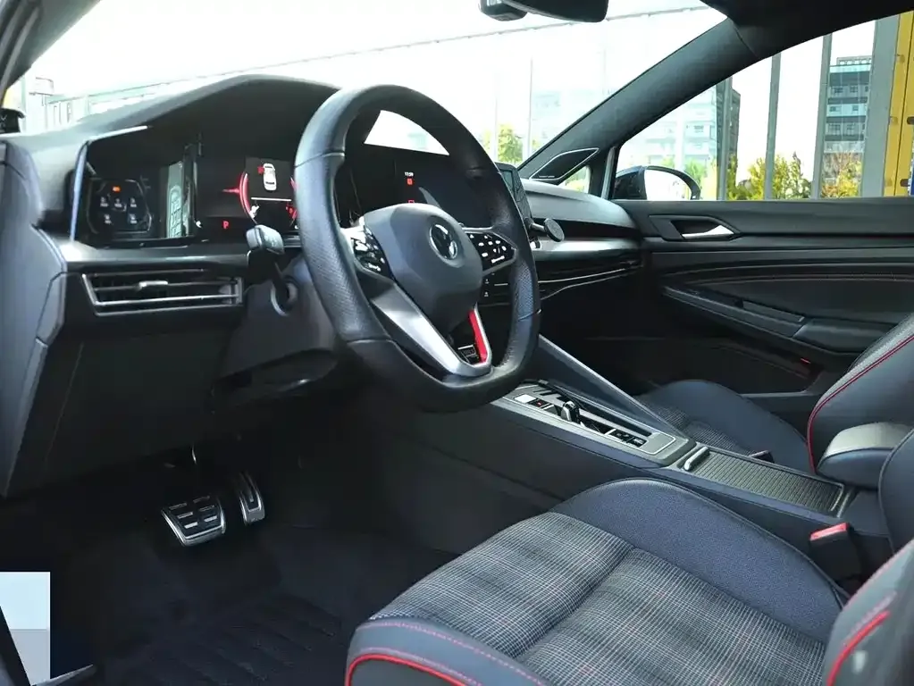 Volkswagen Golf GTI — фото 5
