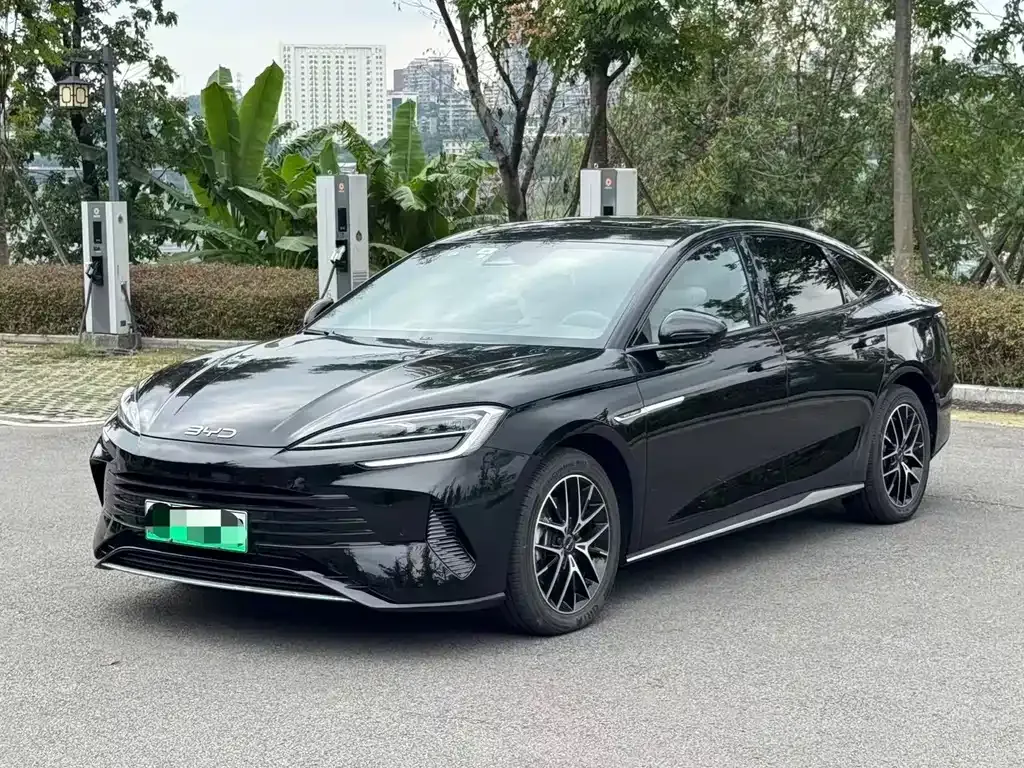 BYD Seal — фото 1