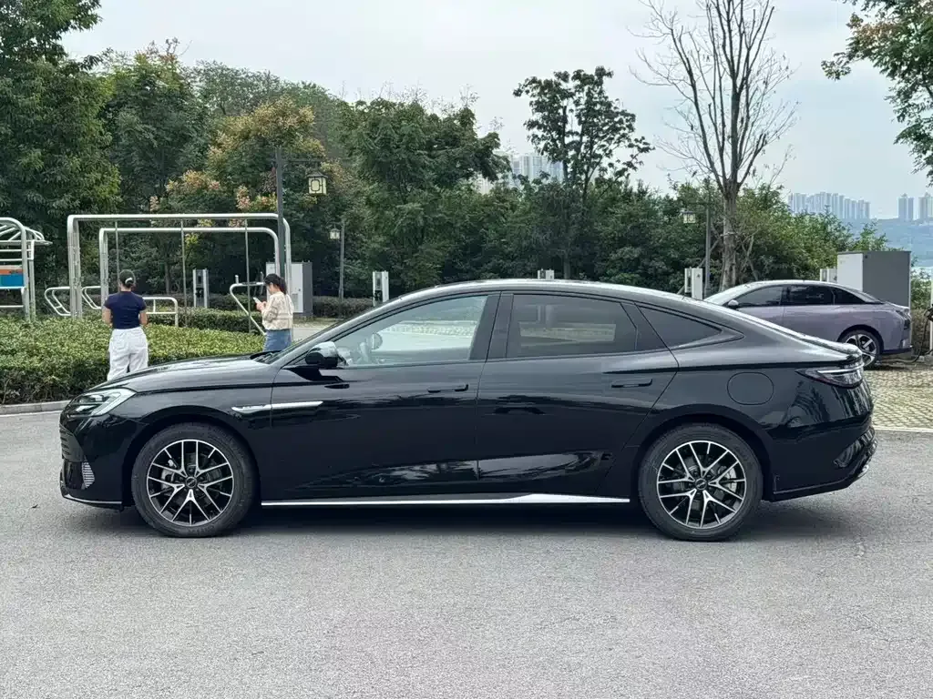 BYD Seal — фото 8
