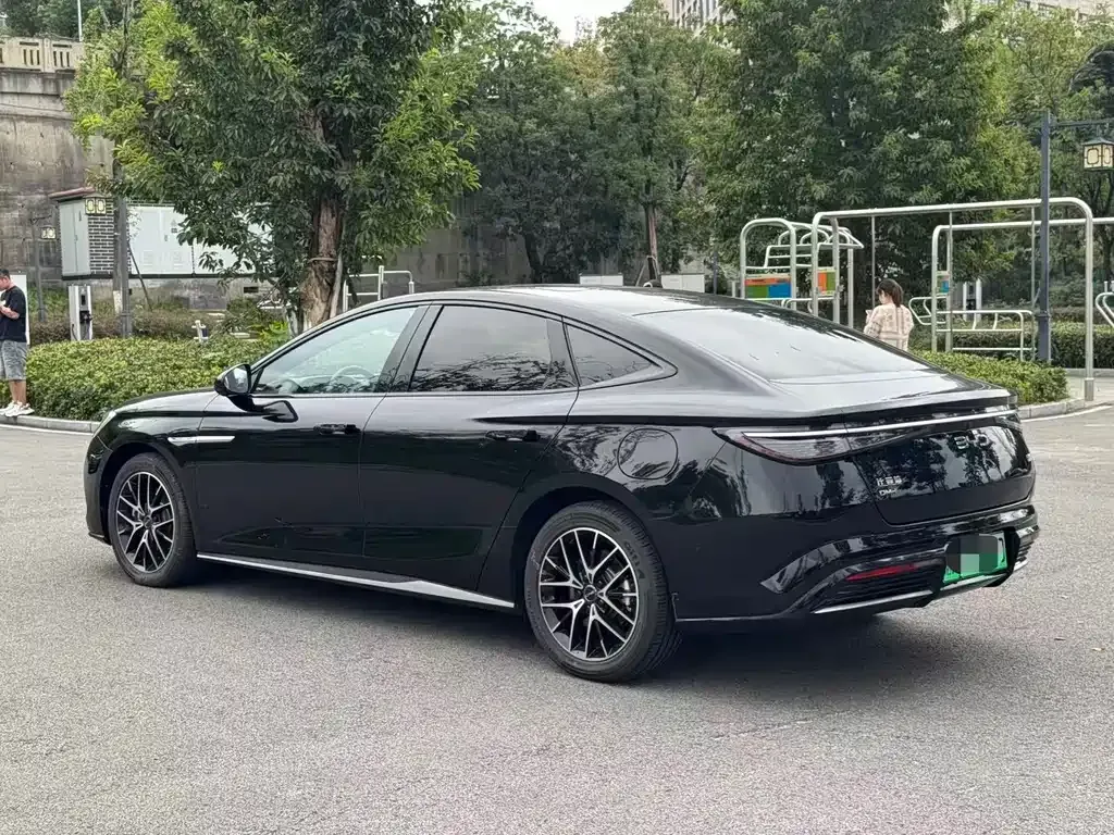 BYD Seal — фото 9