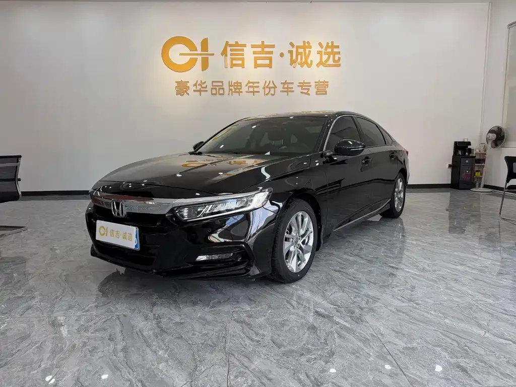 Honda Accord — фото 1