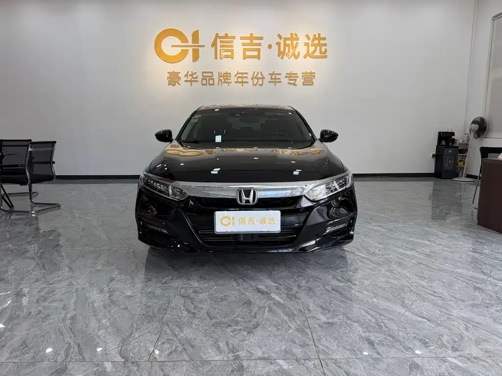 Honda Accord — фото 8