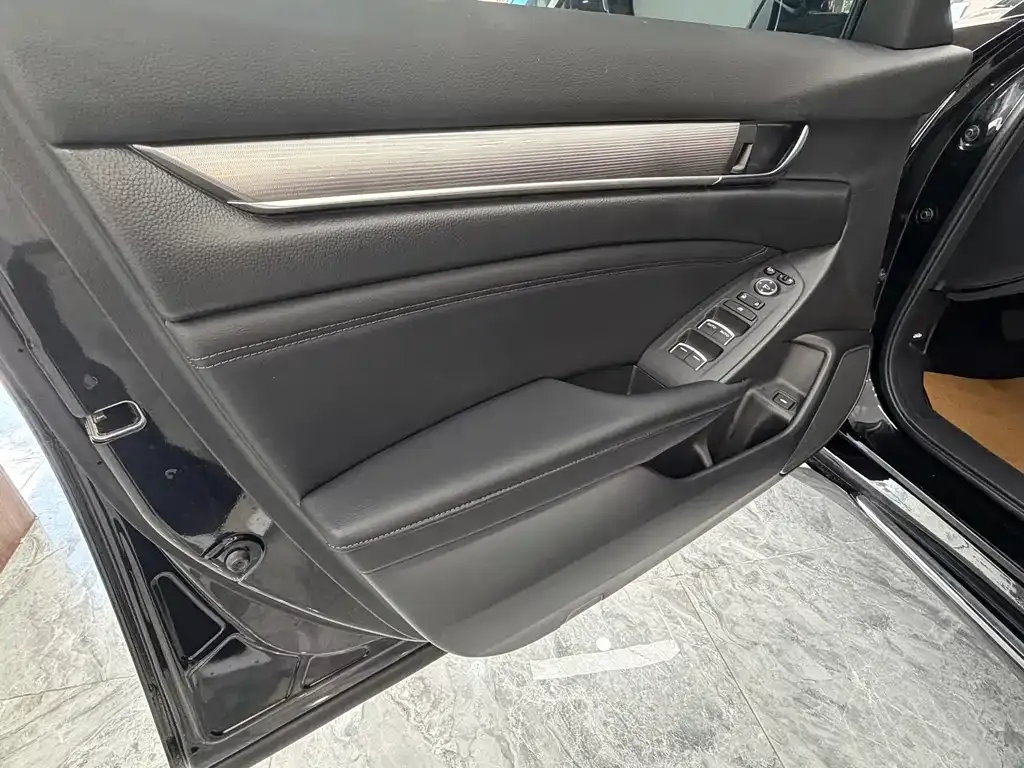 Honda Accord — фото 5