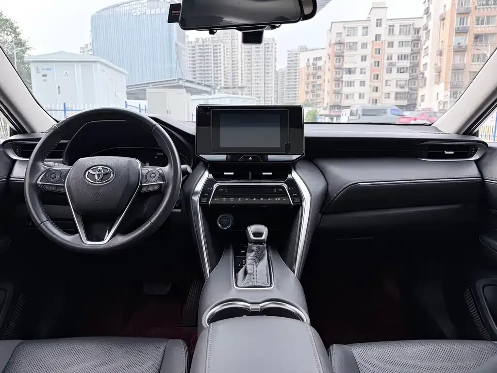Toyota Harrier — фото 6