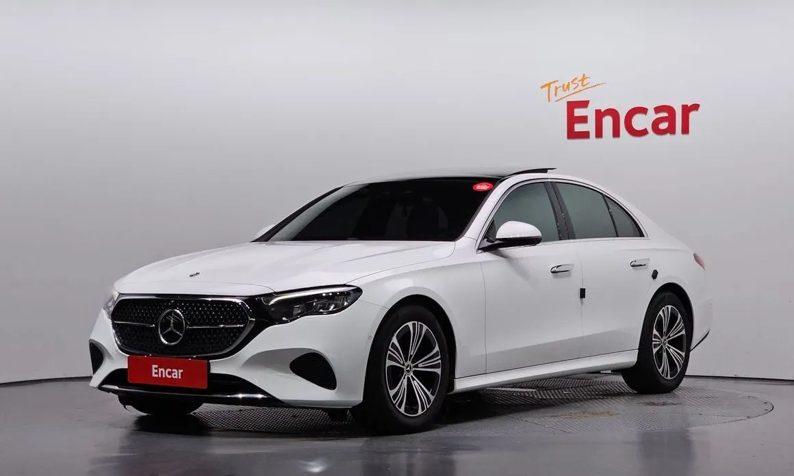 Mercedes-Benz E-Class — фото 1