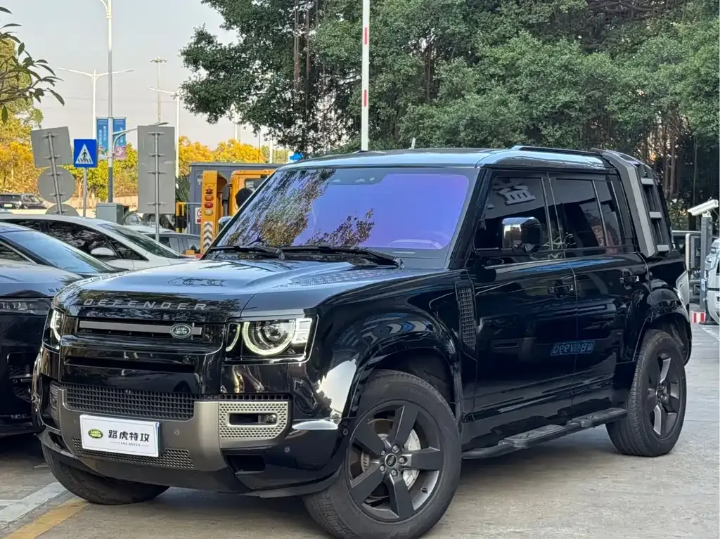 Land Rover Defender — фото 1