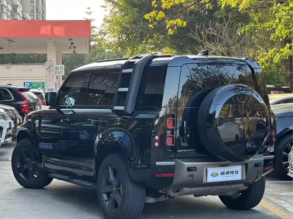 Land Rover Defender — фото 10