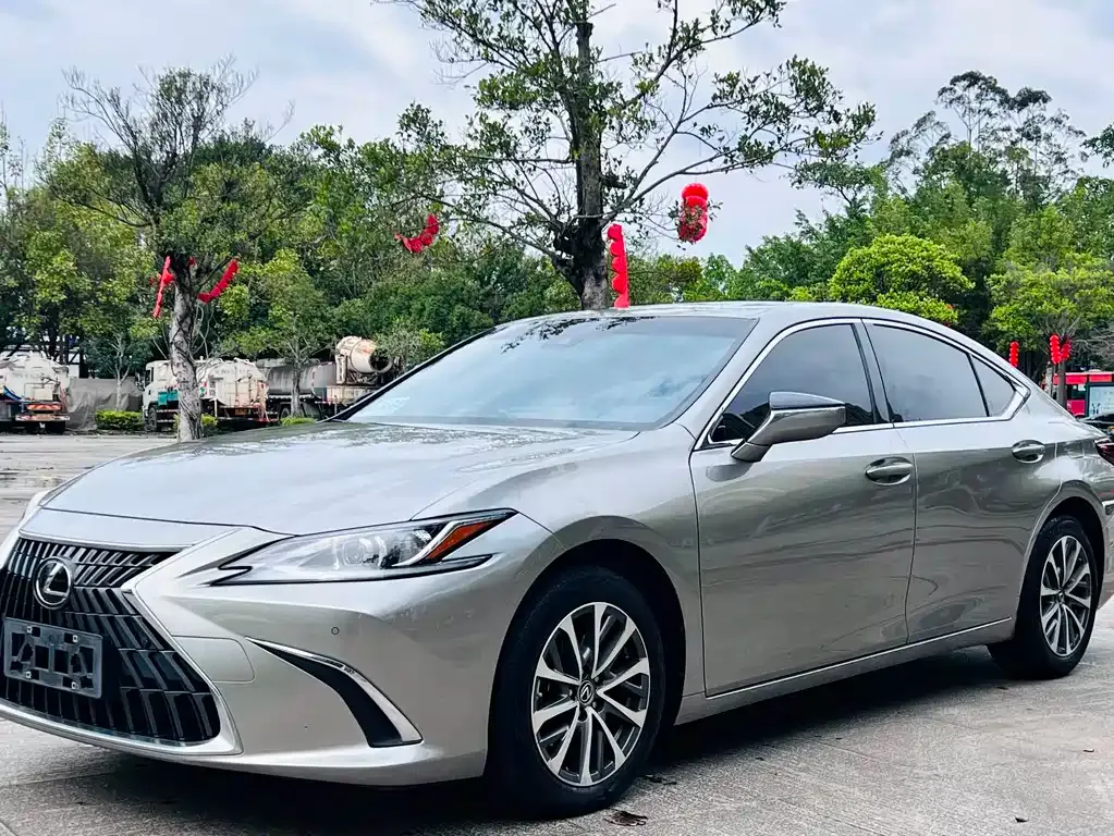 Lexus ES — фото 6