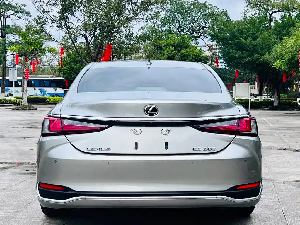 Lexus ES — фото 7