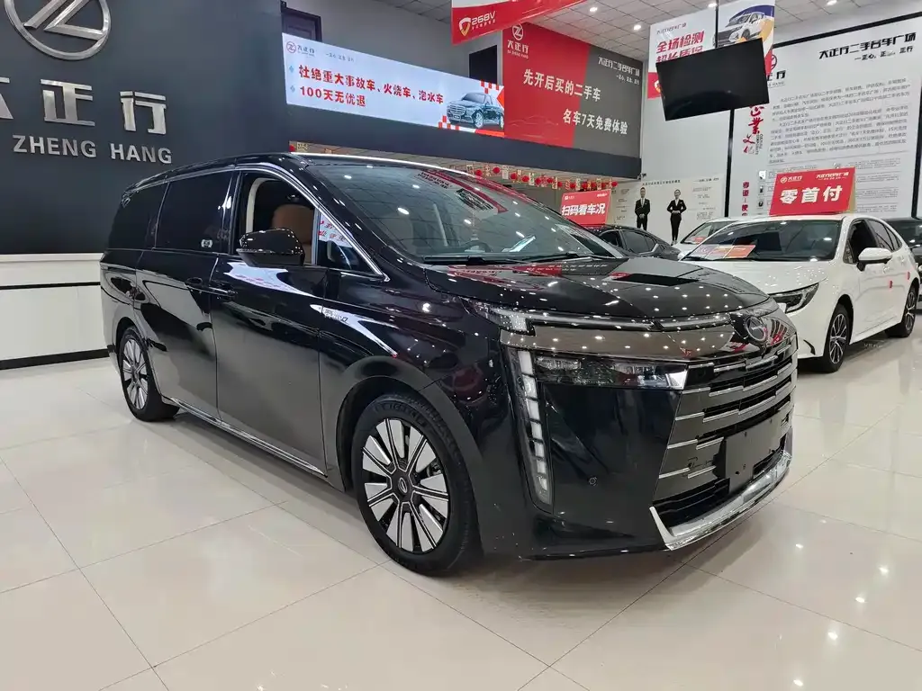 GAC Motor Trumpchi E8 PHEV — фото 10