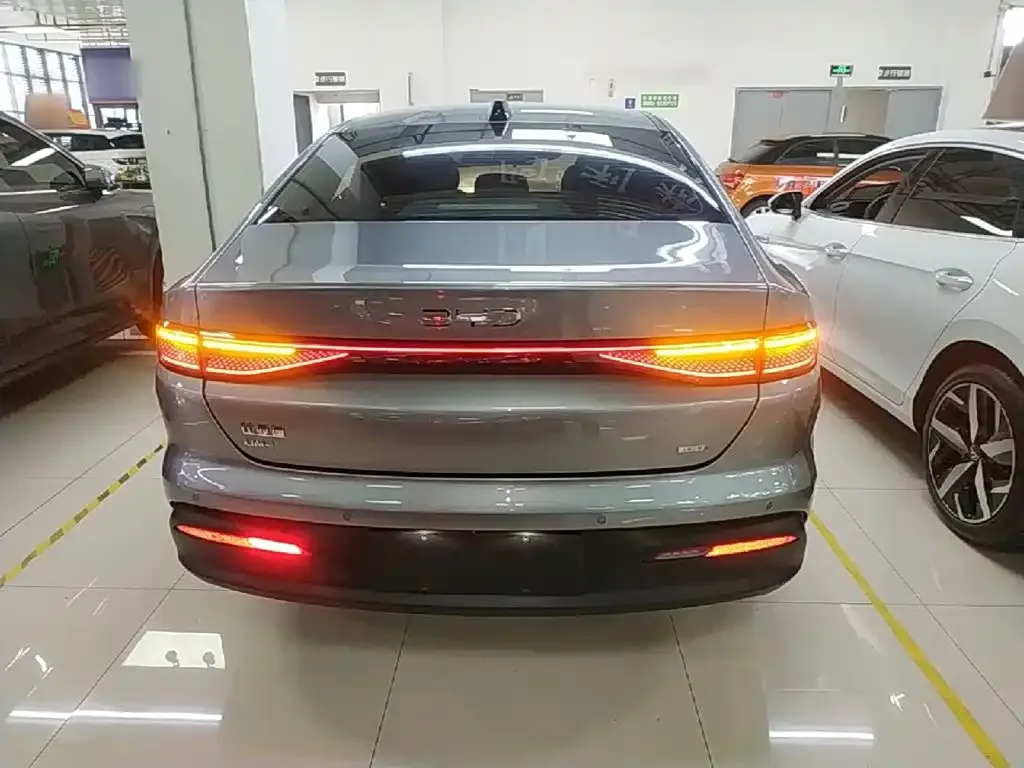 BYD Seal 05 DM-i — фото 2