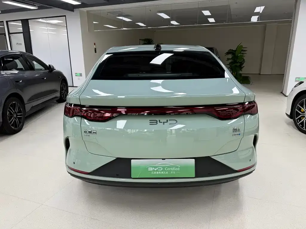 BYD Qin L — фото 10