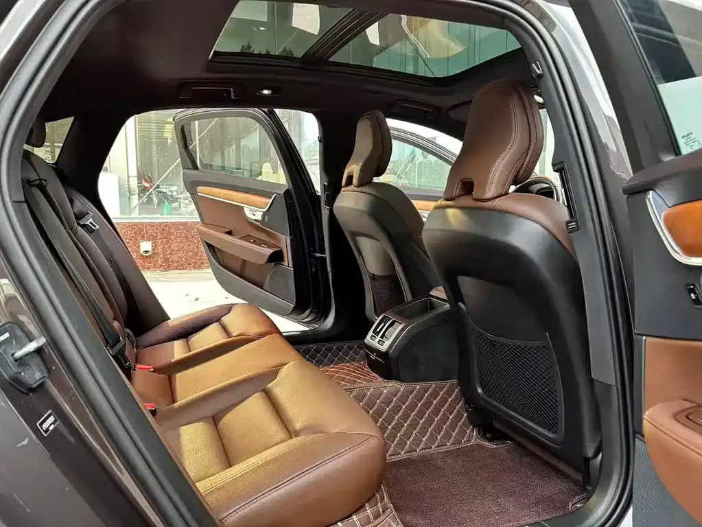 Volvo S90 — фото 4