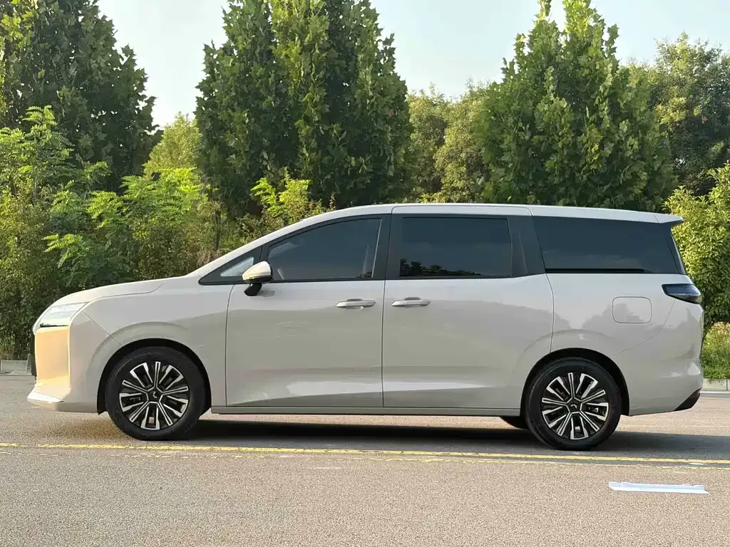 Wuling Xingguang 730 New Energy — фото 9