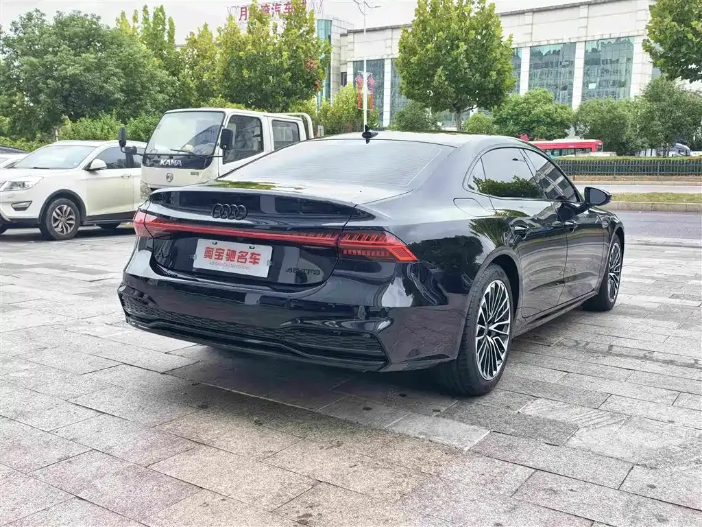 Audi A7L — фото 10
