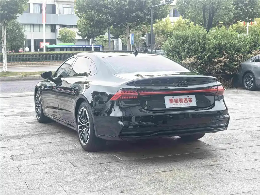 Audi A7L — фото 6
