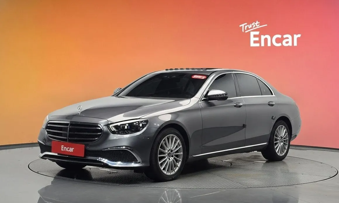 Mercedes-Benz E-Class — фото 1