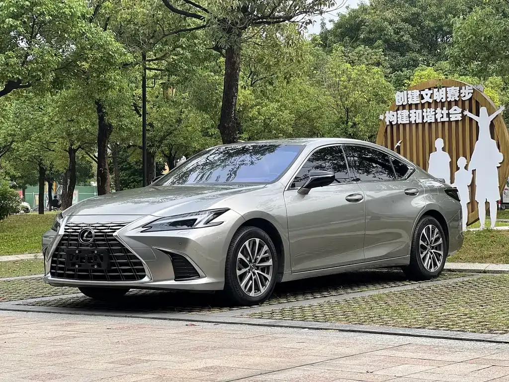 Lexus ES — фото 6