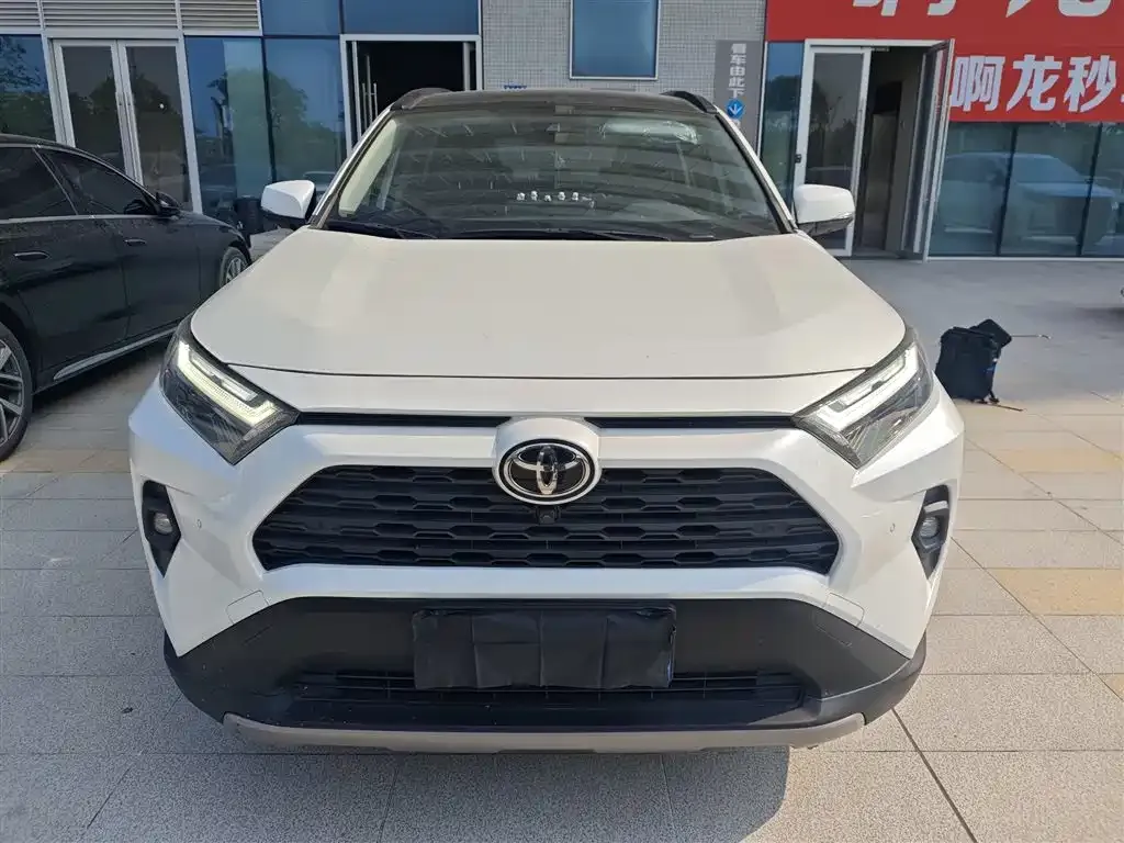 Toyota RAV4 — фото 6