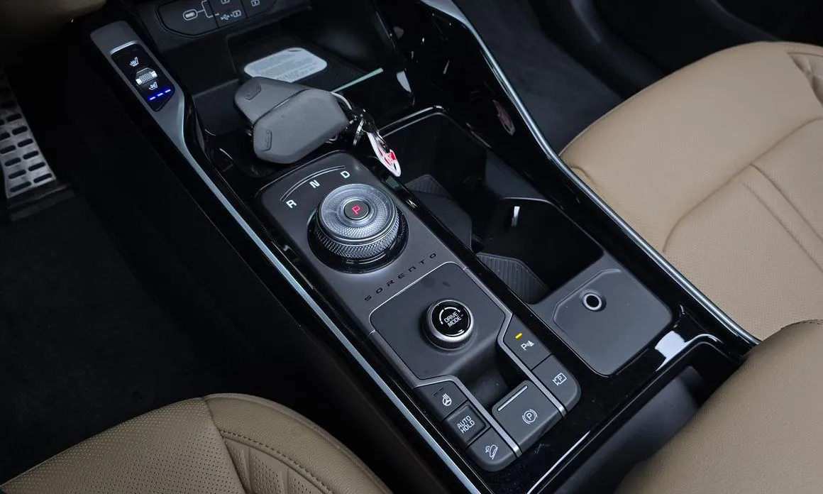 Kia Sorento — фото 9