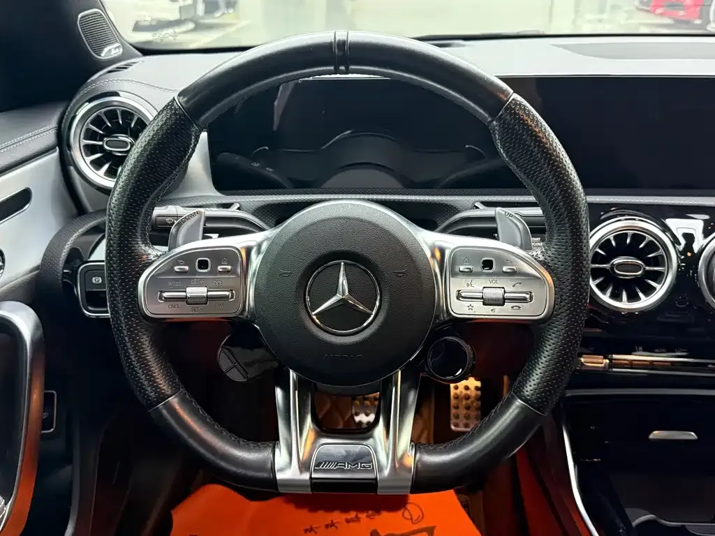 Mercedes-Benz CLA AMG — фото 10