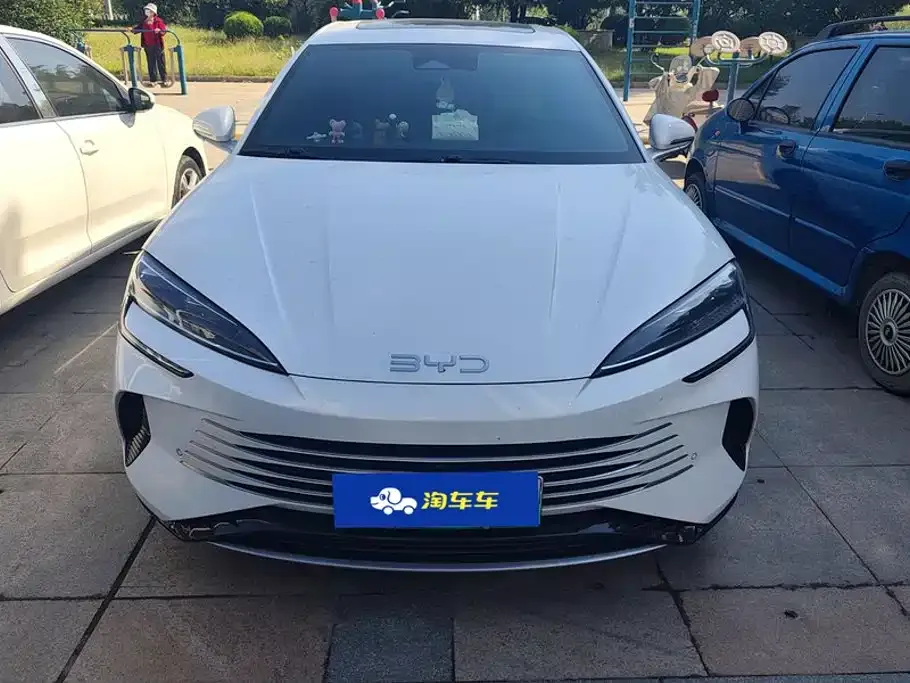 BYD Seal — фото 10