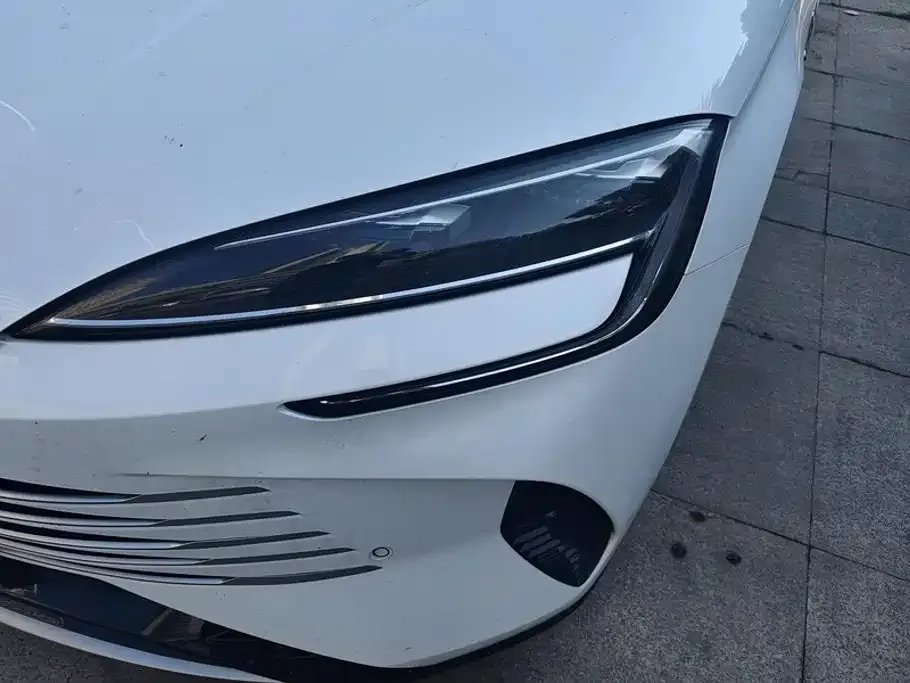 BYD Seal — фото 8