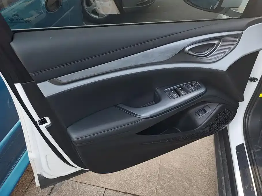 BYD Seal — фото 4