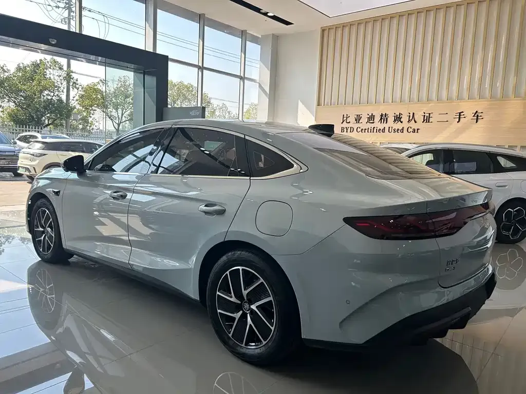 BYD Qin L — фото 8