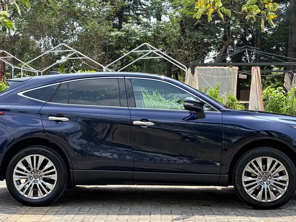 Toyota Harrier — фото 9