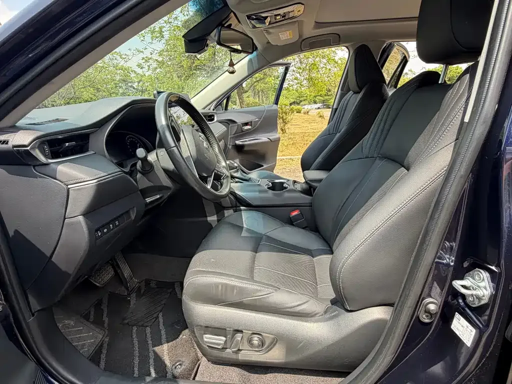 Toyota Harrier — фото 6