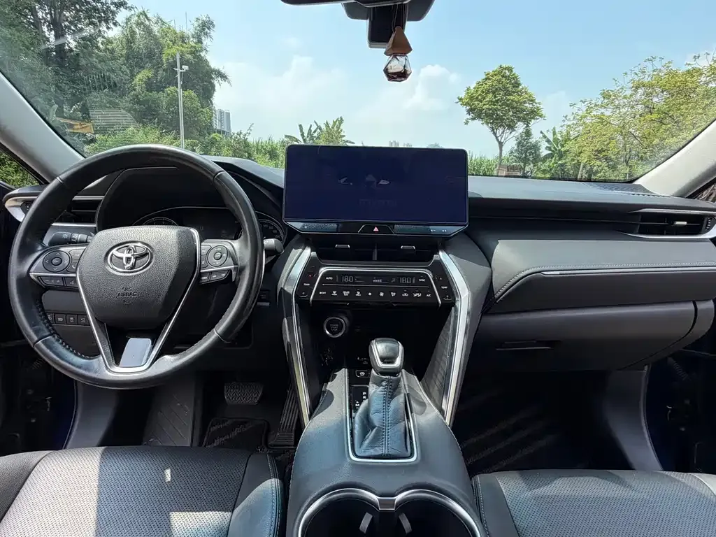Toyota Harrier — фото 4