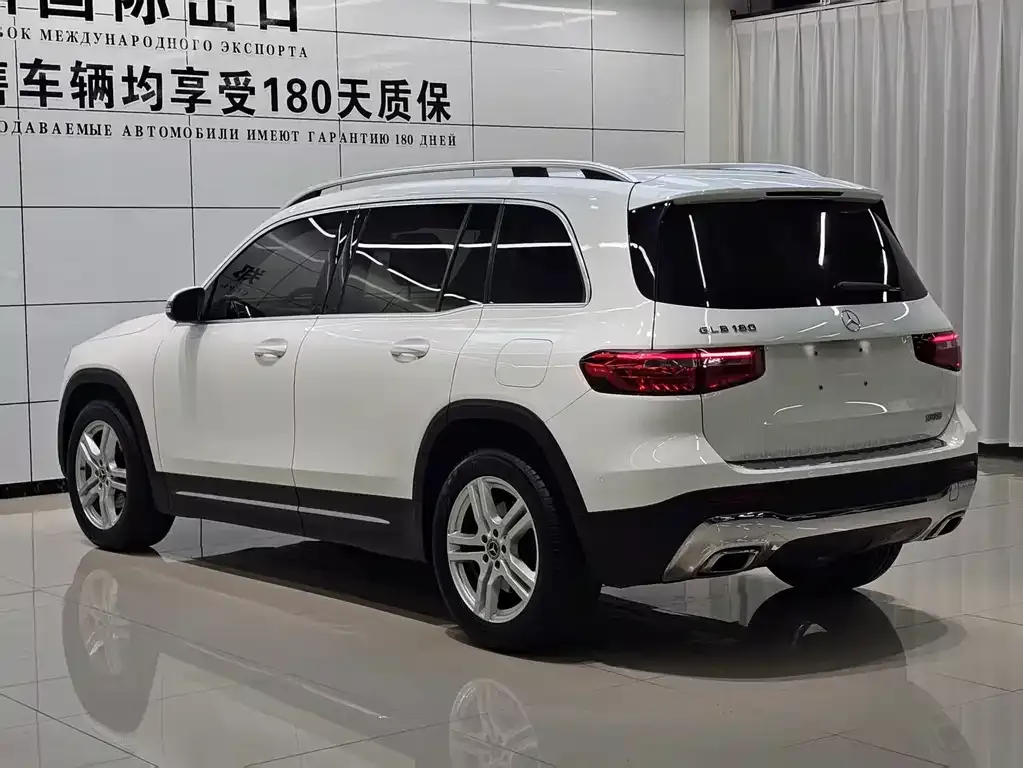 Mercedes-Benz GLB — фото 10