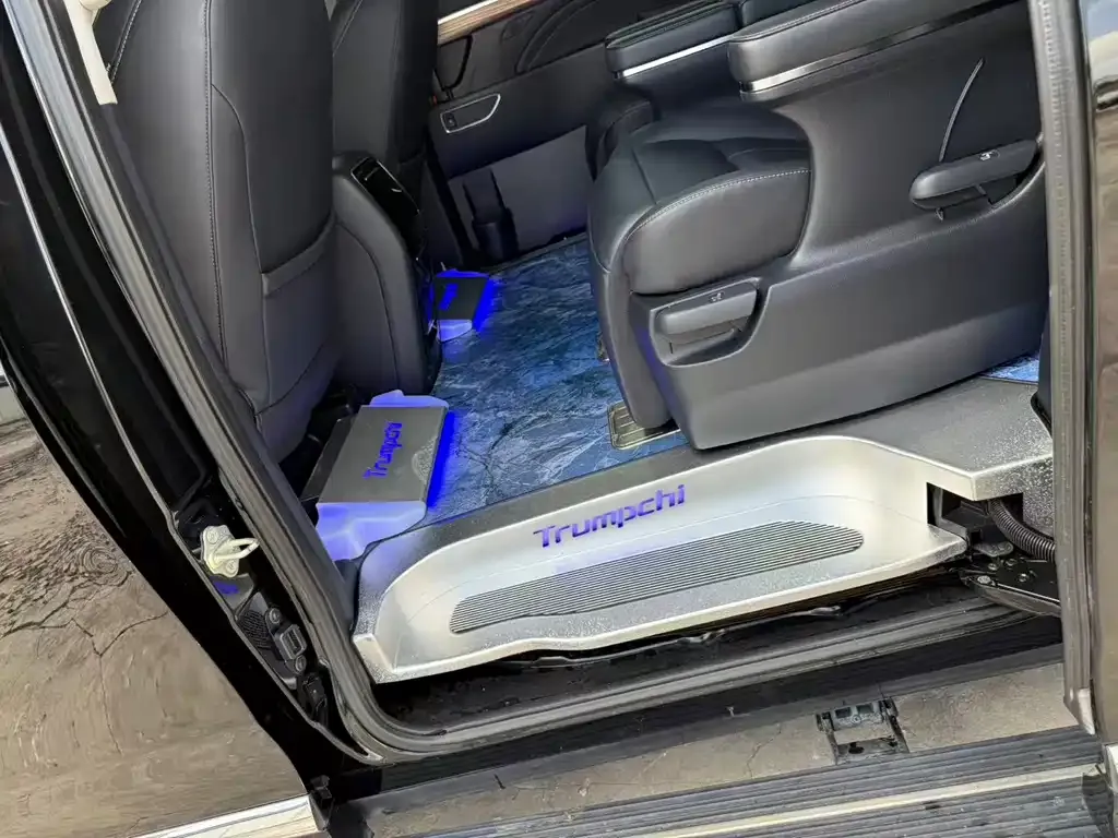GAC Motor Trumpchi M8 — фото 9