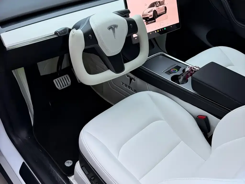 Tesla Model Y — фото 3