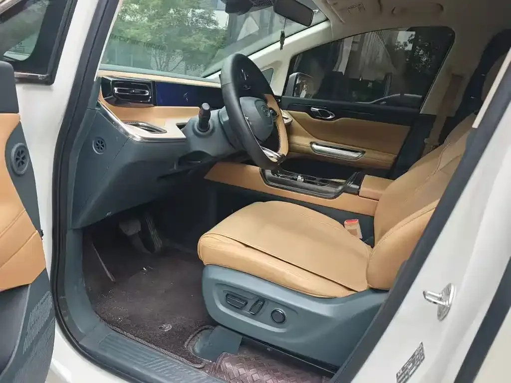 GAC Motor Trumpchi E8 — фото 5