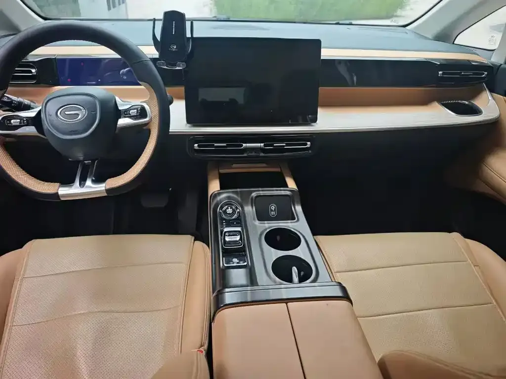 GAC Motor Trumpchi E8 — фото 3
