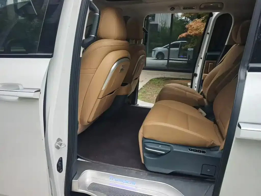 GAC Motor Trumpchi E8 — фото 4