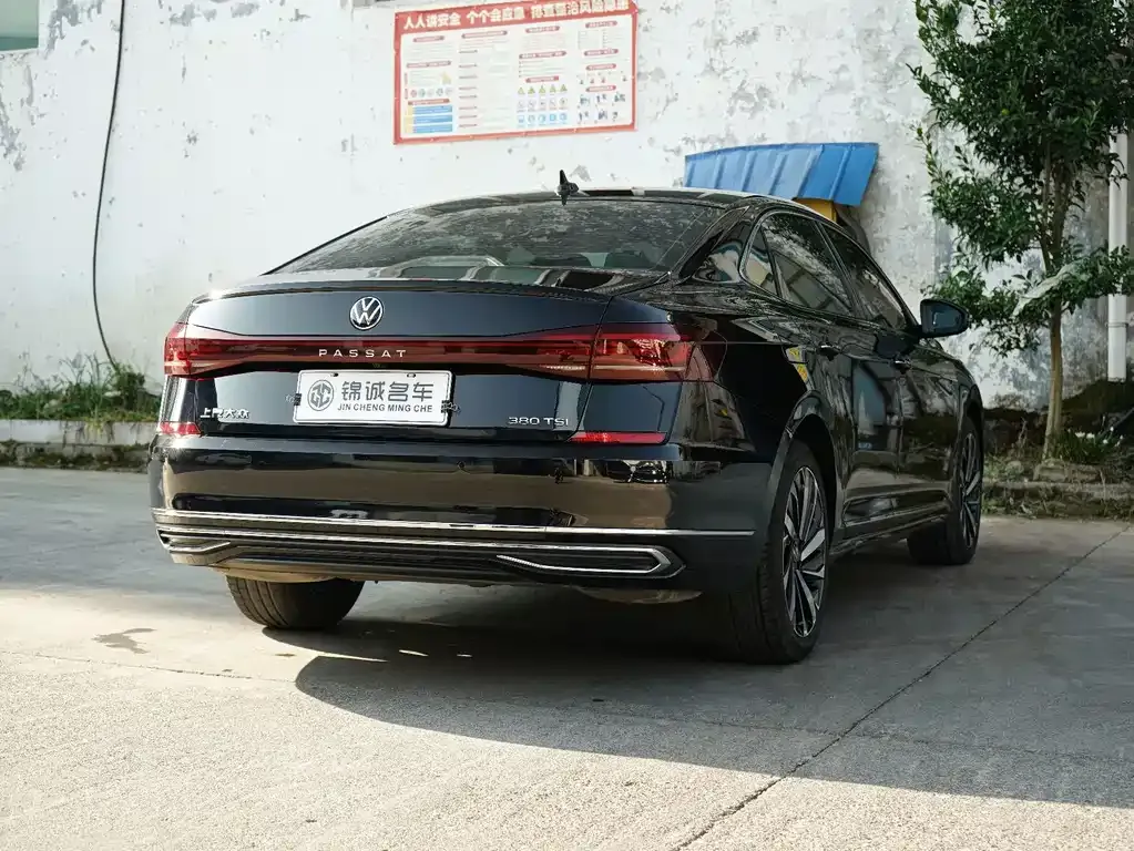 Volkswagen Passat — фото 8